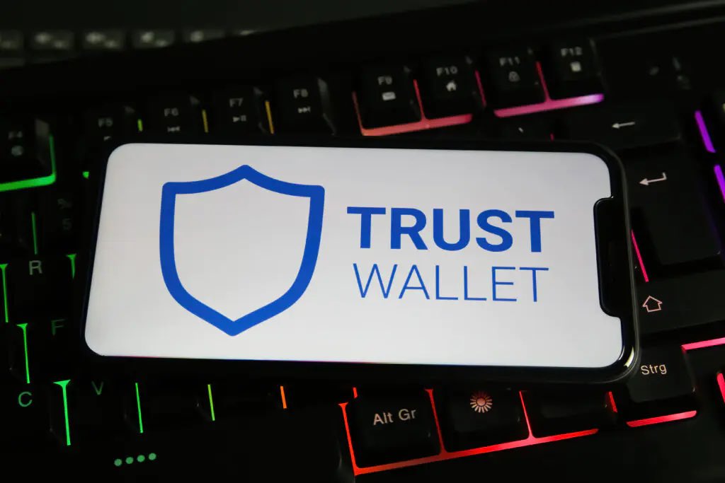 🔈NEWS :
Trust Wallet: Hãy ngừng sử dụng iMessages trên IOS ngay lập tức!

🔖Nhà cung cấp ví tiền điện tử Trust Wallet đang khuyến cáo người dùng Apple nên vô hiệu hóa iMessage, dựa trên “thông tin đáng tin cậy” về việc khai thác zero-day có thể cho phép tin tặc