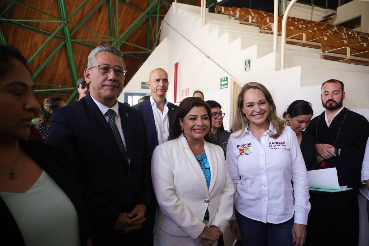 guerrerochipres's tweet photo. Agradezco la invitación de la @IglesiaMexico a la firma del Compromiso por la Paz que llevaron la candidata a Jefatura de Gobierno, @ClaraBrugadaM, y los candidatos Santiago Taboada y @chertorivski, en la @uicmx. Es indispensable que toda agenda política cuente con objetivos en pro de una ciudad libre de pobreza y violencia. Un fuerte tejido social