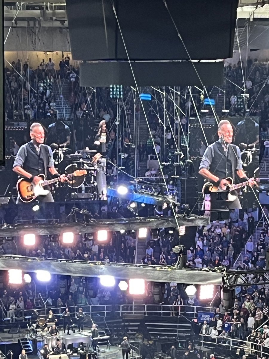.⁦@springsteen⁩ is an incredible artist. Worth staying out late on a school night
