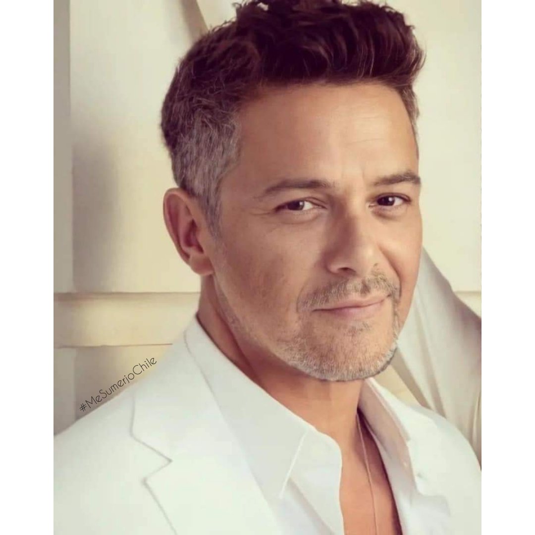MeSumerjo_Chile's tweet photo. Contigo siempre....Imposible dejarte!
Te amamos💙
@AlejandroSanz
@MeSumerjo_Chile 
#AlejandroSanz 
#AqueNoMeDejas 
#Music 
#Amor 
#Martes 
#BuenDía
#EresPerfecto 
#Chile
#MeSumerjoChile🇨🇱 https://t.co/mppvA4sjHt