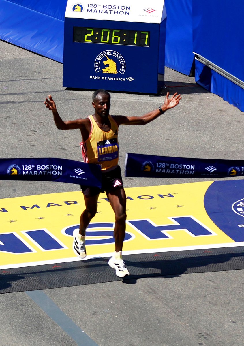 #ボストンマラソン 優勝💪
エチオピア出身のランナー、シサ・イレマがボイルストン・ストリートを独走し、
2度目のワールドマラソンメジャーズのタイトルを獲得。
 
🏃 #シサイレマ
⌚ 2:06:17
👟 #ADIZERO ADIOS PRO EVO 1
💨 #速くなるためのすべて