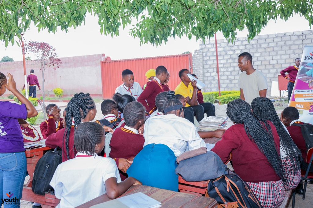 yadvocates_hub's tweet photo. Witness the power of Peer Educators in action as they inspire, educate, and advocate for positive change. From role-modelling to peer education lessons, our youth leaders are transforming minds and hearts for a better tomorrow. #peertopeer #srhr https://t.co/074ztWzroN