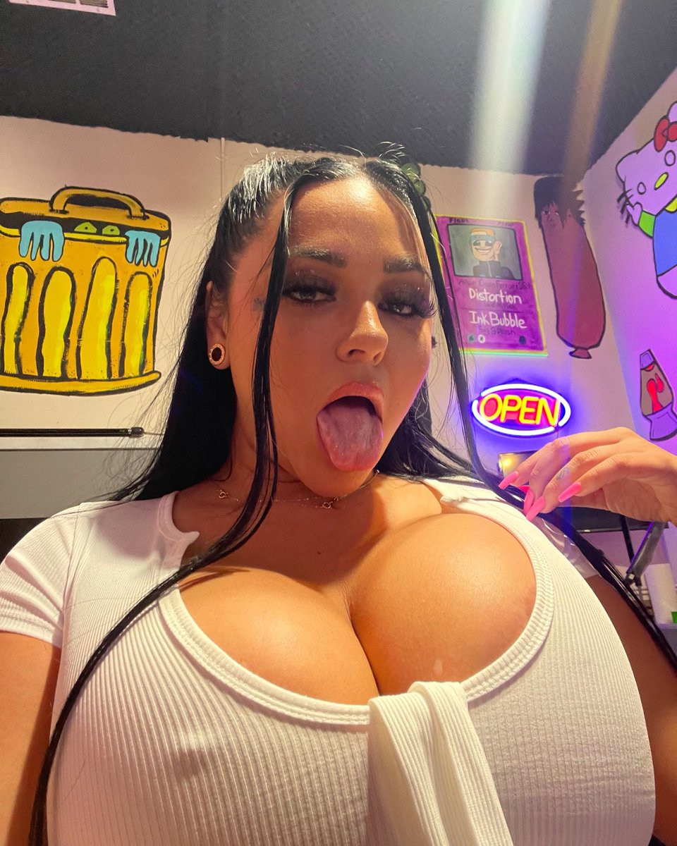 Zoeyfoxx's tweet photo. Wreck Me https://t.co/yCbvgOhxJZ