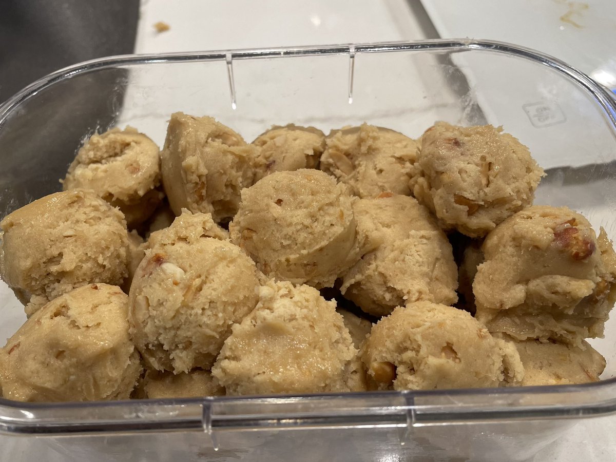 This week in #Baking, edible cookie dough: peanut butter and sugar cookie varieties. Leaving the fam with an easy no bake treat since @MooseMooter and I hit the road Wednesday for the DMV. Did I freeze some for when I return home post-show? Yes. Yes I did 🍪 *noms*