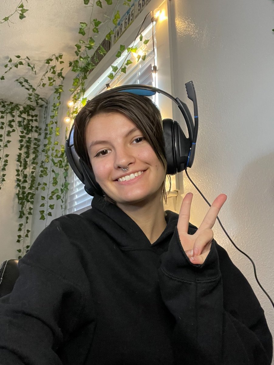 It’s TNW graduating twitch streamer Adi Thompson! Bring the heat!