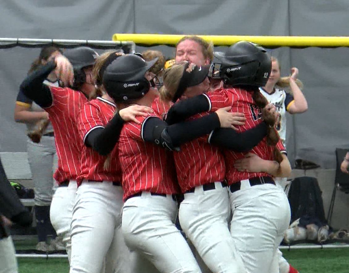 TRIUMPHANT TOGETHER!

Boasting an undefeated mark in the GPAC to go along with a 36-2 overall record, the #11 <a href="/NWCSoftball/">Northwestern College Softball 🥎</a> squad has relied on one another as the team continues working toward a potential postseason push!

WATCH HERE 🥎⬇️
siouxlandproud.com/sports/northwe…