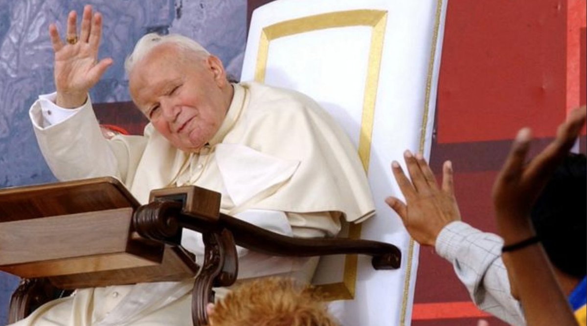 #Catholictwitter #JohnPaul_II I wonder why the carnal king John Paul II's back was so bent down??? 🤨🤨🤨🤨🤨 Romans 11:8-10 As it is written: God hath given them the spirit of insensibility; eyes that they should not see; and ears that they should not hear, until this present…