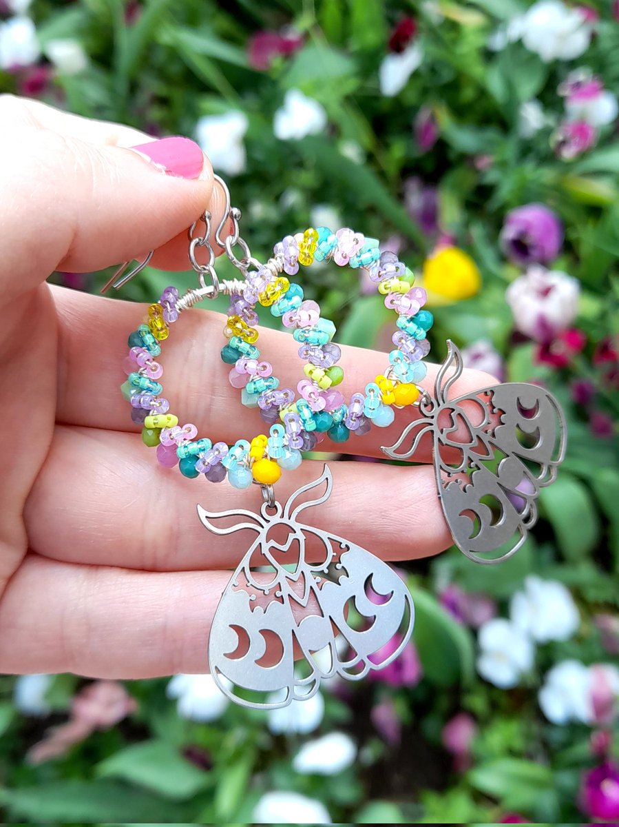 New earrings collection 🌸🦋🌜🧚‍♀️🌹🌼🧚🌙💐 8 brand new spring-inspired pairs are listed in my shop. They're colorful, cute and super lightweight, just perfect for the springtime.