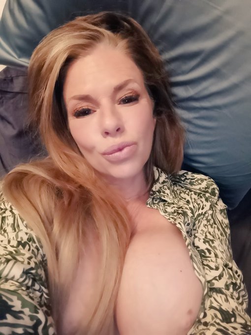 Goodnight my Avluvers 🥰🥰🥰 https://t.co/Y0cmEhBD3S