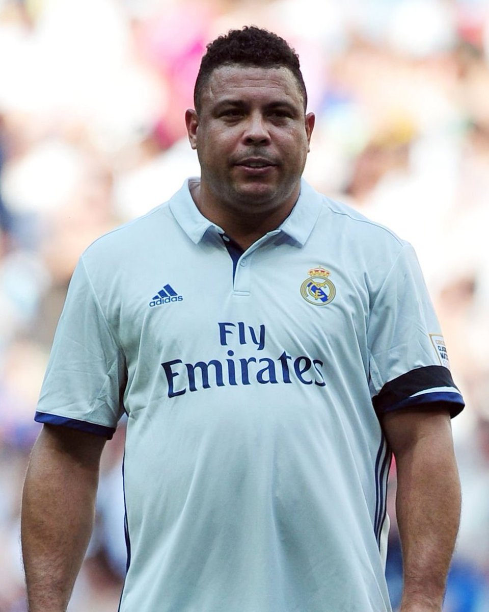 SomosAnalistas_'s tweet photo. ¡MUCHA RAZÓN FENÓMENO! 😔

“Veo muchos activistas para defender muchas cosas. Si eres negro, si eres gay ... pero la gente llamaba ‘gordo’ a Ronaldo y nunca escuché a alguien defenderme”

- Ronaldo Nazario para Financial Times https://t.co/Gv5fYh26iF