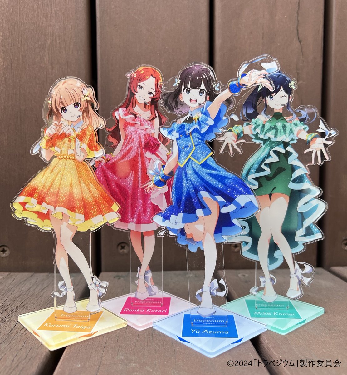 🌟アイテム紹介🌟 □アクリルタンド 全4種 ・サイズ：約H149〜162mm