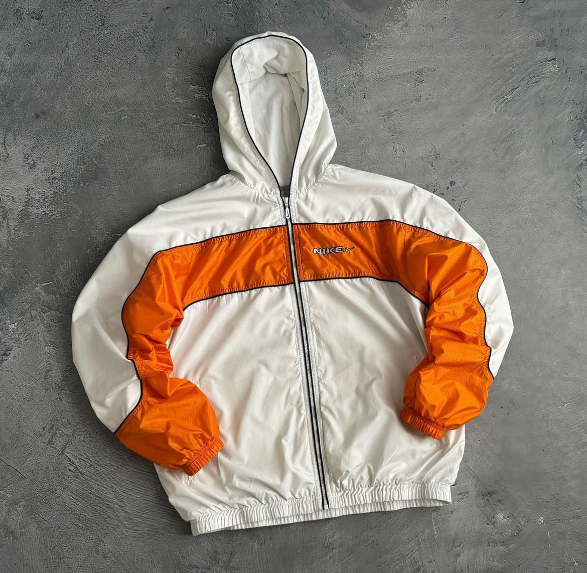 Fashion Essentials tweet media