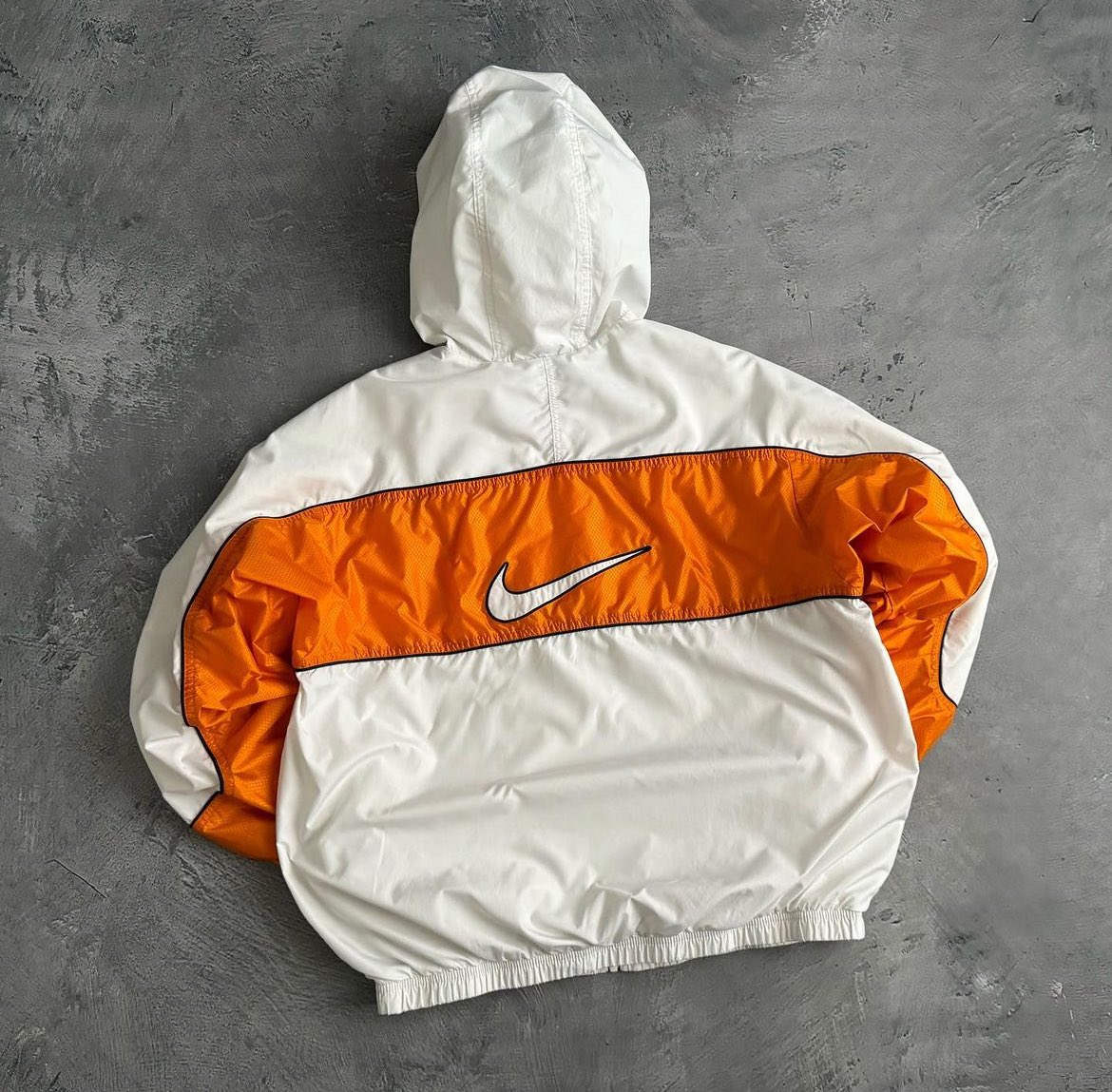 Fashion Essentials tweet media