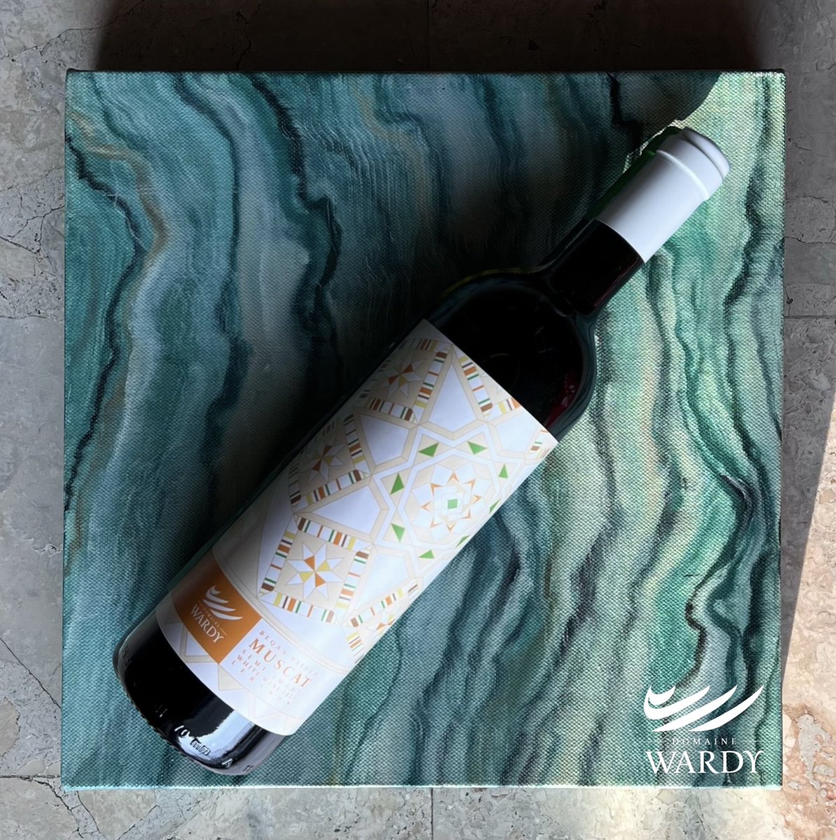 Beqaa Valley Muscat . #domainewardy #wine #whitewine #muscat #semisweet #semisweetwine #mediumsweet #vegan #veganwine #awardwinning #awardwinningwine #sustainable #sustainablewine #lebanesewine #winesoflebanon #lebanesewineries #zahle #beqaa #lebanon #familybusiness #trompeloeil