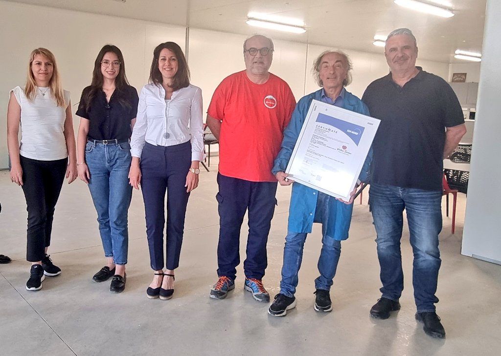 MyUltraLife's tweet photo. Προσωπικά χαρούμενος και περήφανος για τους Ανθρώπους
- των ΚΉΠΩΝ ΚΑΡΔΙΤΣΑΣ
_ της @TUVHELLAS @tuvnord
_ ΕΛΓΟ ΔΉΜΗΤΡΑ @grafeiotypouelg
_  @Novacertltd
και την πολύ καλή δουλειά που γίνεται τα τελευταία 23 χρόνια μέσω του @irtcs https://t.co/BmJ0HGwVC0