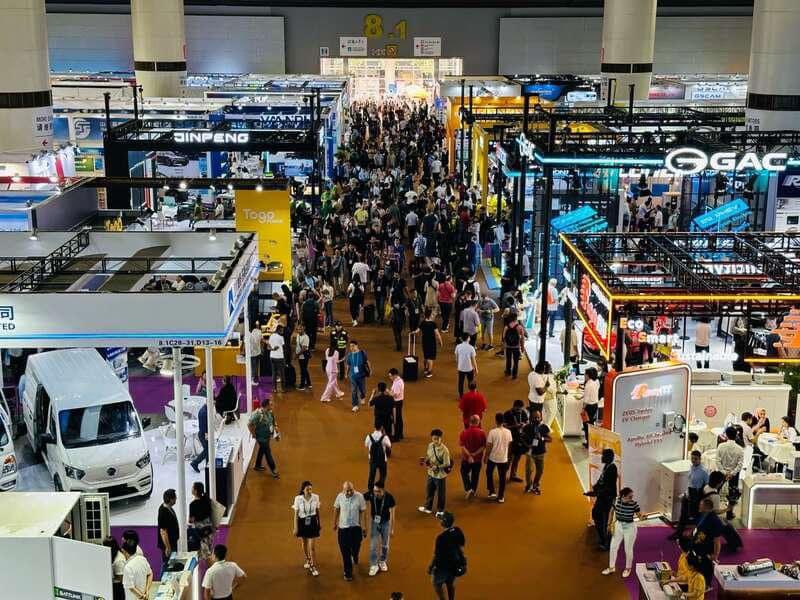 UDAC_China's tweet photo. As of 5:00 p.m. on April 15, more than 60,000 overseas buyers from 205 countries and regions have attended the offline session of the 135th #CantonFair, and the number of offline foreign participants increased by 18.5% over the same period last year.
#VisitingGuangzhou https://t.co/CzaiaEhzBQ