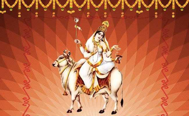 नवरात्रि की अष्टमी तिथि (Chaitra Navratri Ashtami) का विशेष महत्व होता है और इस दिन लोग कन्या पूजन करके कन्या भोज (Kanya bhoj) करवाते हैं. चैत्र नवरात्रि का आठवां दिन मां दुर्गा के महागौरी स्वरूप की पूजा (Mata mahagauri swaroop) करने के लिए होता है. #Navratri2024 #IsraelIranWar…