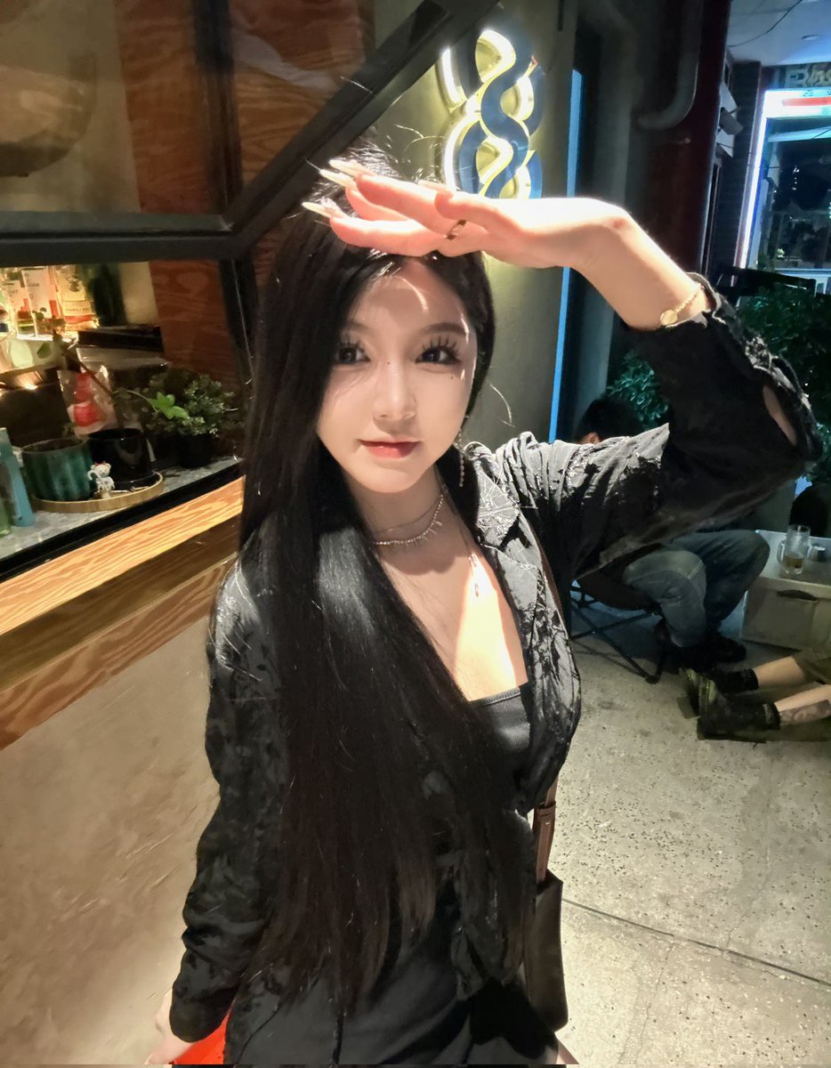 saolinlin's tweet photo. 其实交易市场能赚钱靠的真不是能准确判断这就是最高点这就是最低点，这个真不可判断，别去寻求找最高点最低点，否则你会走火入魔倾家荡产。
没人能准确判断，你要做的是会判断趋势，有人总说单边行情狗都能赚，那好啊，那你就学会怎么判断单边行情做那只狗就可以了啊，这就是交易的真谛。赚钱的核心。 https://t.co/xmi011HxgG