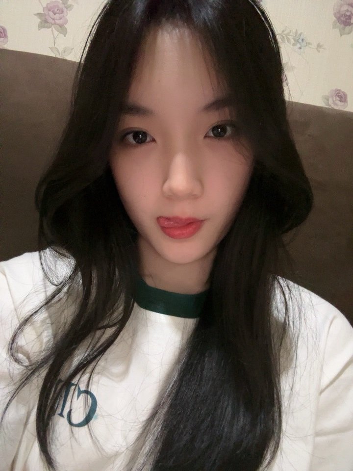 piossenlit's tweet photo. setelah gue pikir-pikir, delynn sama gue cocok jg.
wtt 2s fiony spring has come ke delynn #seriusonly https://t.co/7zMjVkX2ll