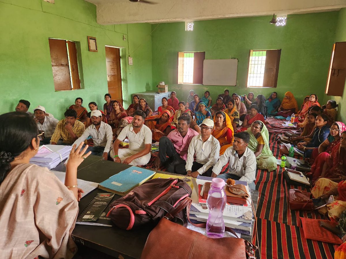 Review meeting with the jeevika cm, swachhata supervisors, and vikas mitr of laudh,kariho,ekma, chainsingpatti,Beena panchayats @ supaul block regarding voter awareness and VTR ...