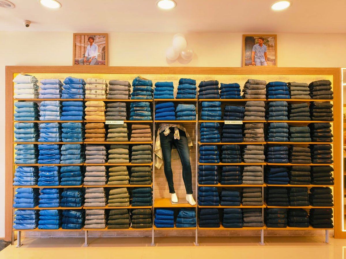 KlubFox97's tweet photo. We are thrilled to announce the grand opening of our new Klub Fox store in New Sagar, Madhya Pradesh! ✨

Location 📍 - Klub Fox OPP - ICICI Bank Makronia, Sagar. Madhya Pradesh -470004

#KlubFoxLaunch https://t.co/fz1xmJMymB