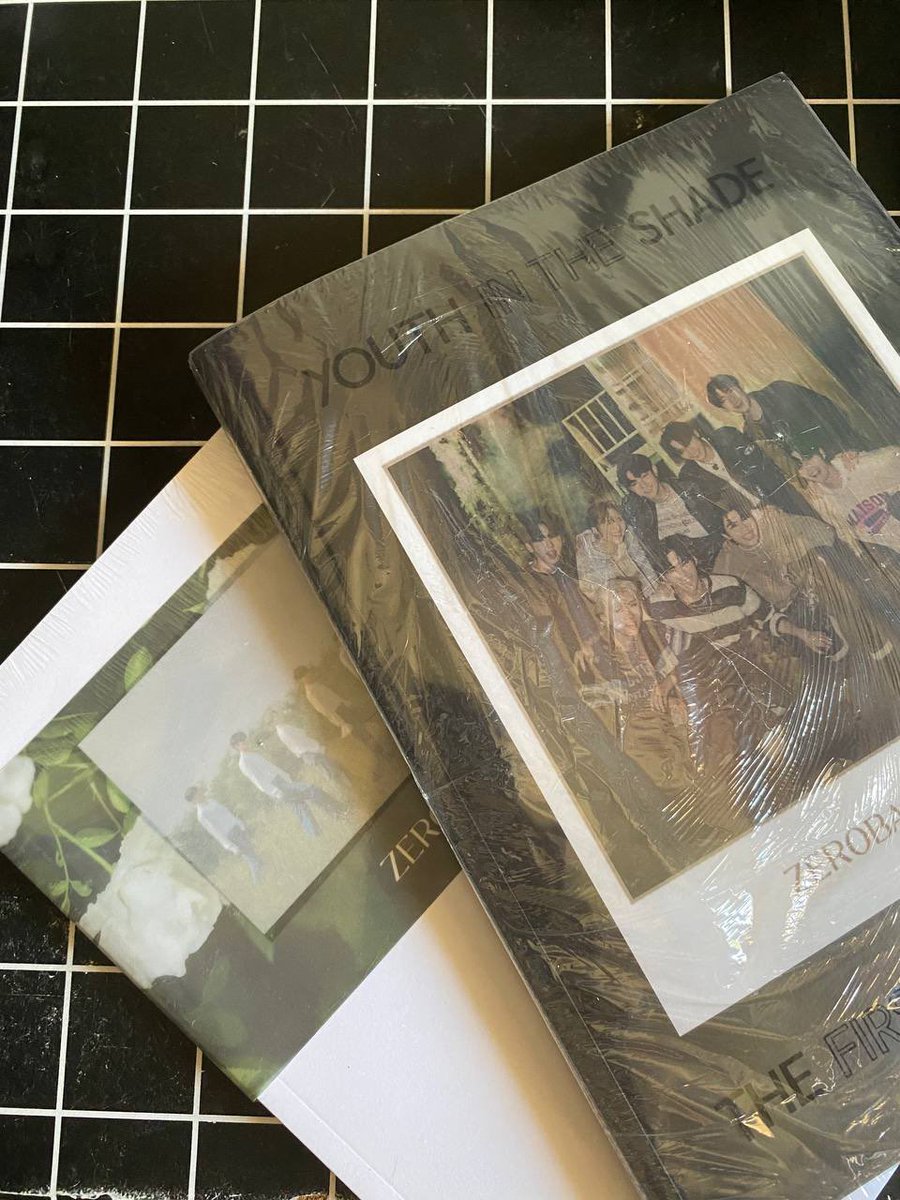 wts zb1 sealed album yits

rm65/set

can depo
inc local post wm
em need to add rm5

#pasarzb1 #pasarzb1my #pasarzerobaseone #pasarzerobaseonemy