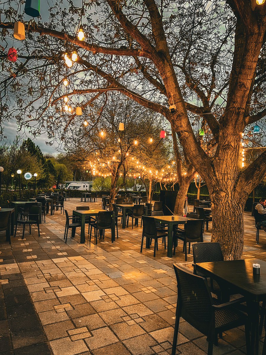 TurkPastor's tweet photo. Eskişehir’den bir cafe ve bir çay bahçesi çekimim. Kahveci misin, çaycı mı? #deveciphotography #Eskişehir https://t.co/WceX8tmS8j