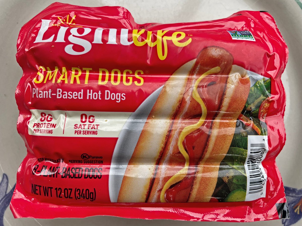 Lightlife Vegan Hot Dogs, with Vegan Cheese, & Fries!!
.
.
.
.
. 
#veganhotdog #vegansausage #veganpork #veganmeat #fries #frenchfries #vegancheese #cheeze #vegan #veganfood #veganism #plantbased #pdxvegans #portlandvegans #lightlife #smartdogs