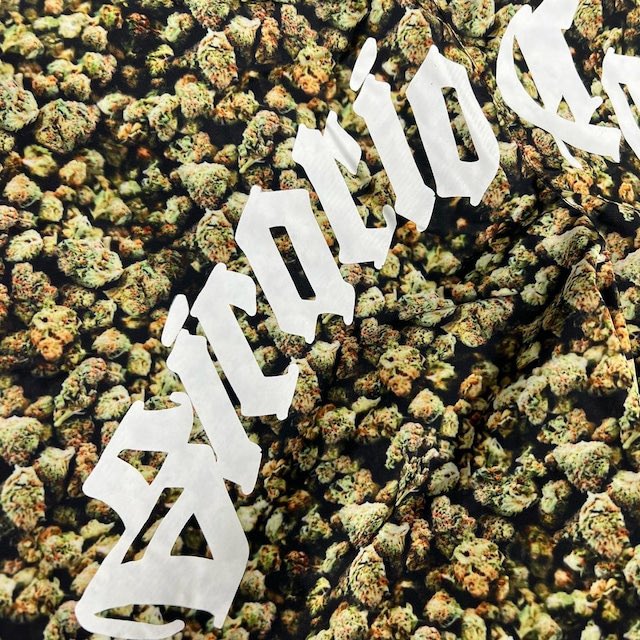 SICARIOCARTELJP's tweet image. 420 マリファナデーに向けて今なら30%OFF！海パンにも普段着用も可能！ぜひこの機会にどうぞ！sicariocartel.com/items/69082363
#海パン #海 #ボードショーツ #サーフショーツ #サーフィン #surf #buds #JPMG #ジャパニーズマゲニーズ
