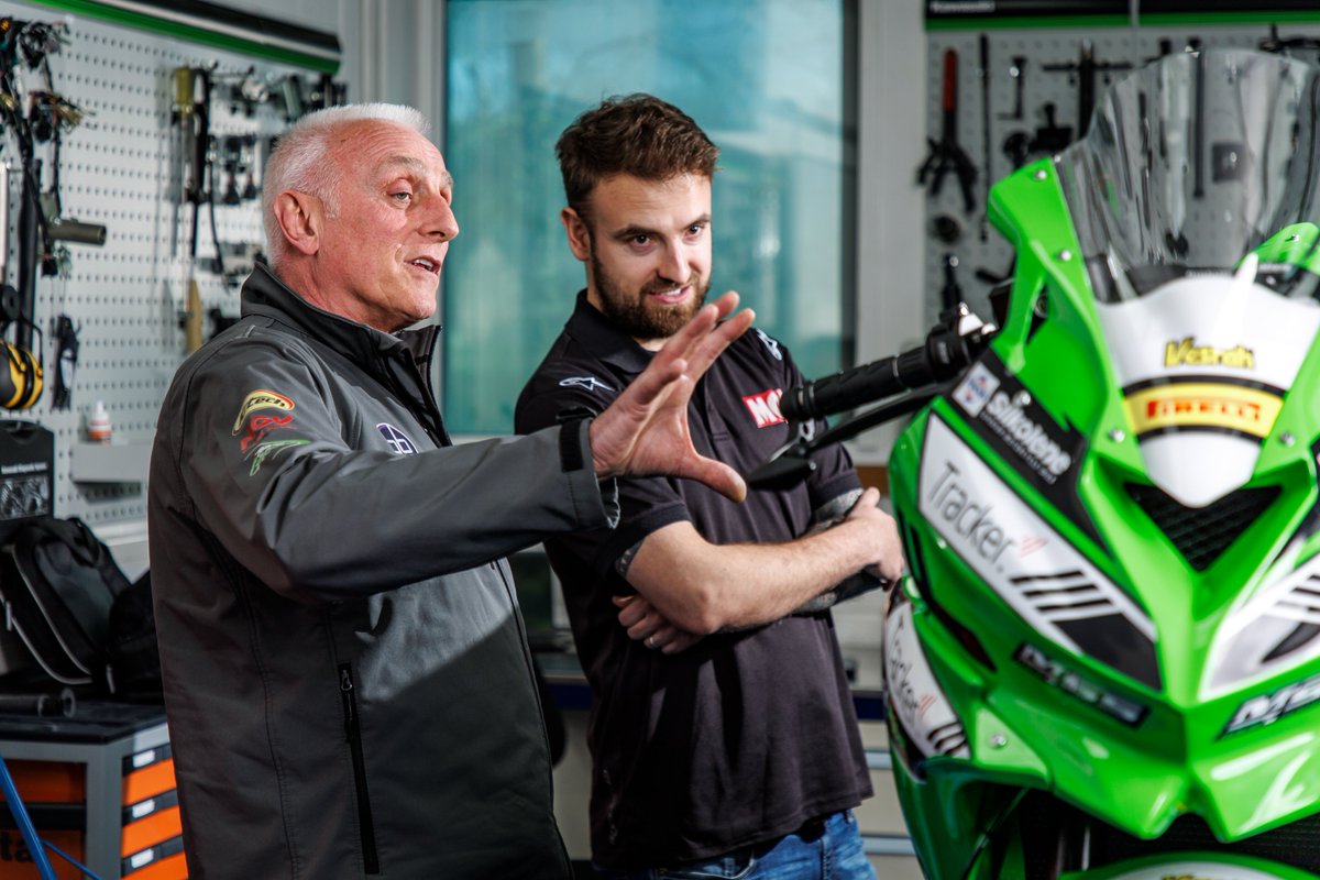 Just putting together the final bits & pieces for my racing debut thanks to @MSSPerformance & @UKTeamGreen 🤣. Find out more about the return of the Superteen class in our 2024 @OfficialBSB Season Preview. It's out tomorrow 👀 #NavarraBSB #Kawasaki 📸@AdamShorrock