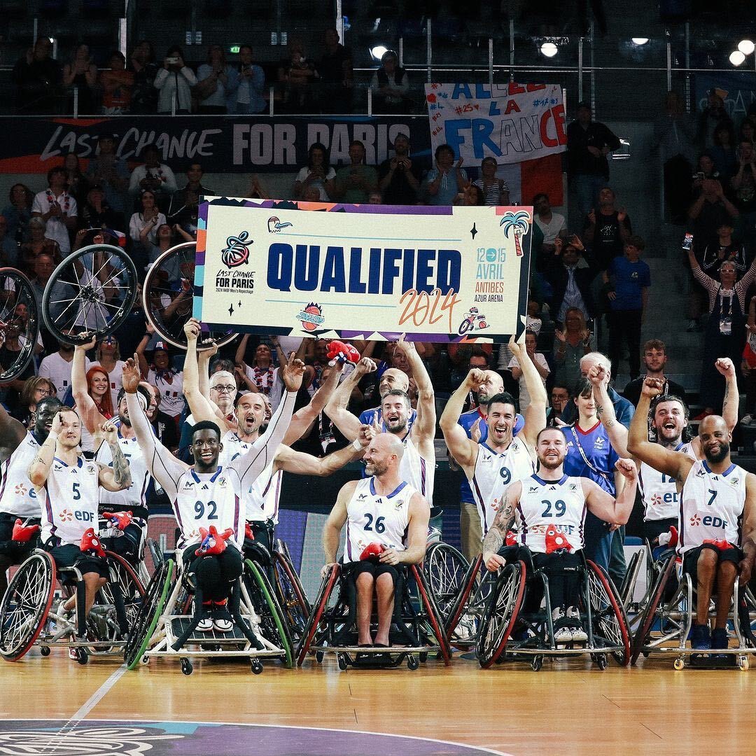🇫🇷🏀 L'équipe de France de basket fauteuil s’est qualifiée pour les Jeux paralympiques, une première depuis 2004 !👏(Europe 1) 📸 equipefra