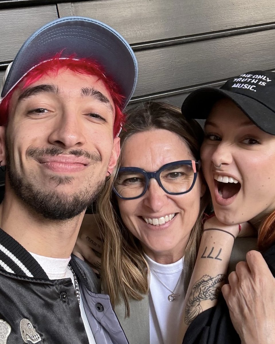 Los40's tweet photo. 🤩 Los CONCURSANTES de #OT2023 ya han comenzado los ENSAYOS para la GIRA 😬 y nos han compartido todas estas IMÁGENES ¡No aguantamos las ganas de verles a todos JUNTOS en el ESCENARIO! ¿Qué CANCIÓN tienes más ganas de escuchar? 🎤 https://t.co/qlDQhJ4eDB