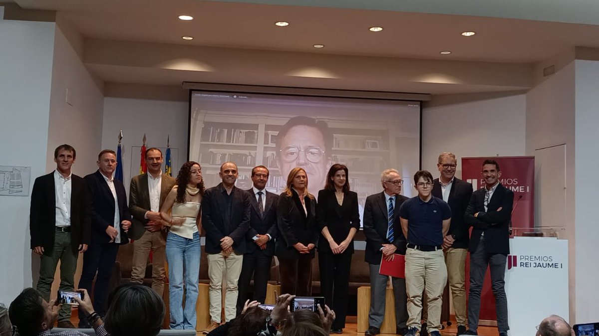 📣Nuestro compañero @Ricardvcia participa en la jornada de @PremiosReiJaume Un encuentro dedicado a la #FP junto a Marta Armendia, Directora General de FP de la Comunidad Valenciana