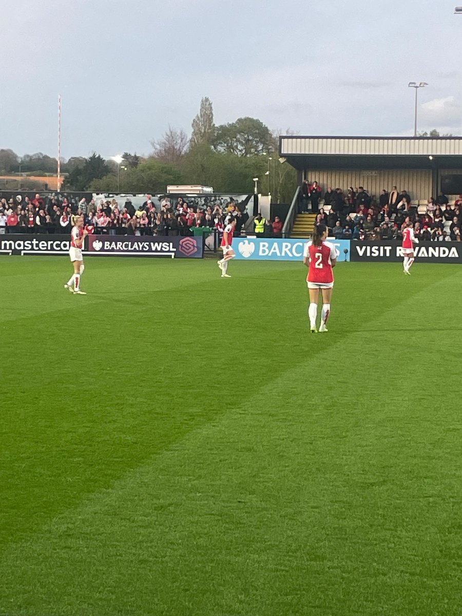 VickieFmia's tweet photo. 5-0 to the Arsenal!
Always a great atmosphere at Meadow Park. Defo put a smile back on Mias face ❤️⚽️ https://t.co/S5F7PMhUje