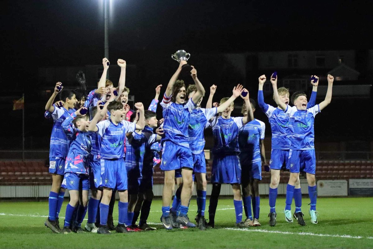 CwmammanUnited's tweet photo. As a club we are so proud of all our Junior teams.Our U14s made us even prouder last night as coaches Dave &amp; Celyn &amp; their fantastic team won the West Wales U14 Cup 3-2 v  Carmarthen Stars in a pulsating final at Stebonheath.A great achievement for our valley💙 https://t.co/ifQOuFcSiE