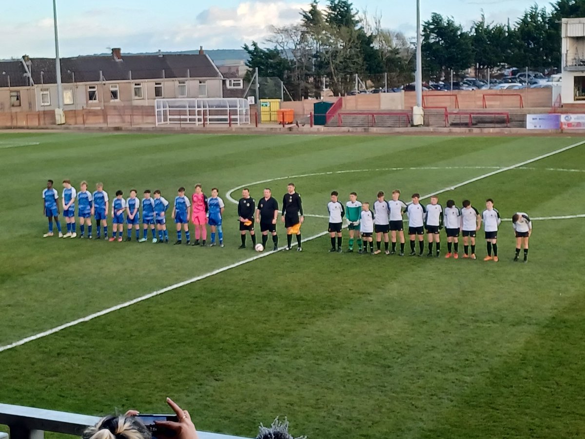 CwmammanUnited's tweet photo. As a club we are so proud of all our Junior teams.Our U14s made us even prouder last night as coaches Dave &amp; Celyn &amp; their fantastic team won the West Wales U14 Cup 3-2 v  Carmarthen Stars in a pulsating final at Stebonheath.A great achievement for our valley💙 https://t.co/ifQOuFcSiE