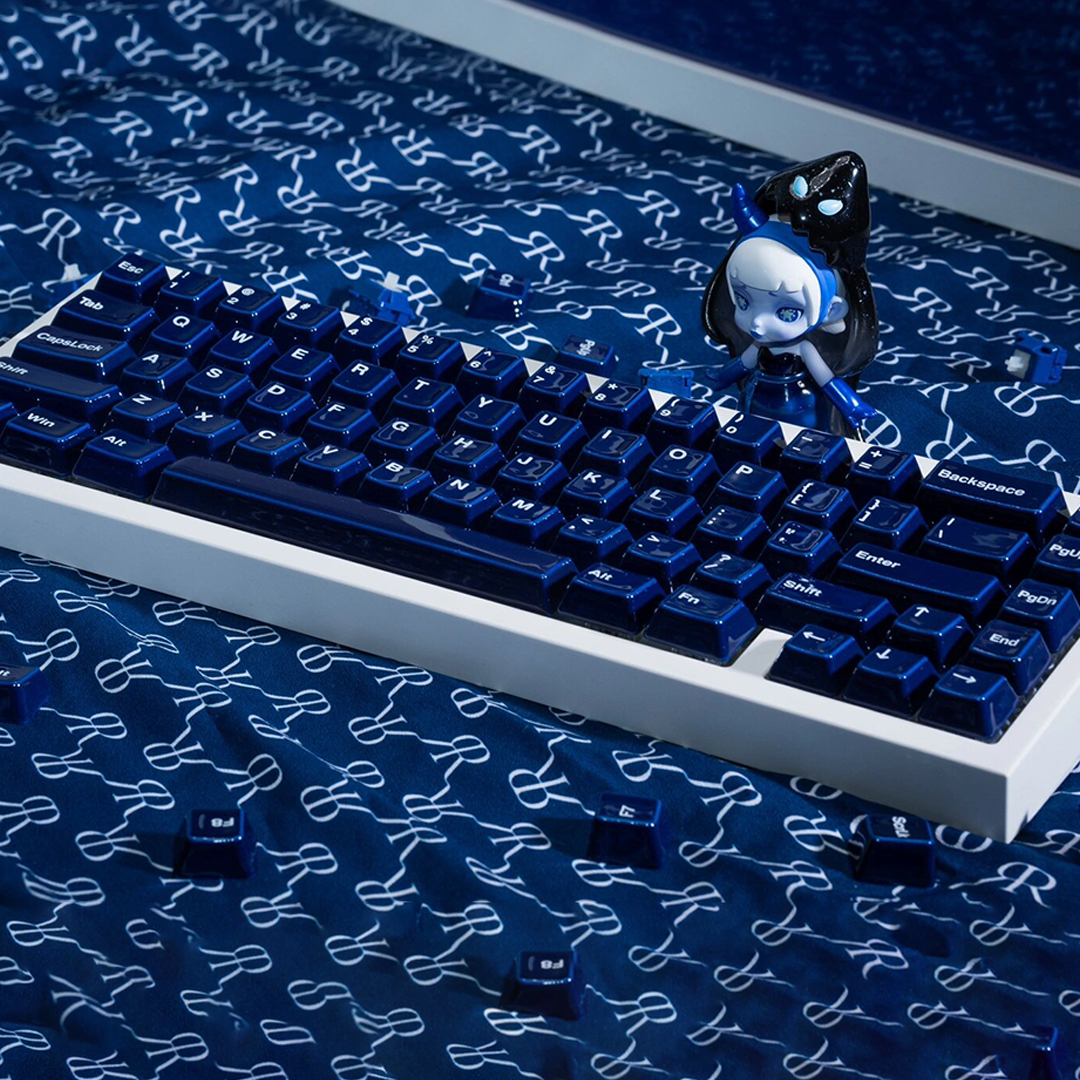 Lost in the depths of indigo, immersed in the lush elegance of typing.✨

📷by 大R

Available Now!👉 goo.su/7RYra

#cerakey #cerakeycaps #keycap #keycaps #keycapset #keycapdesign #ceramickeycap #mechanicalkeyboard #customkeyboard #keeb