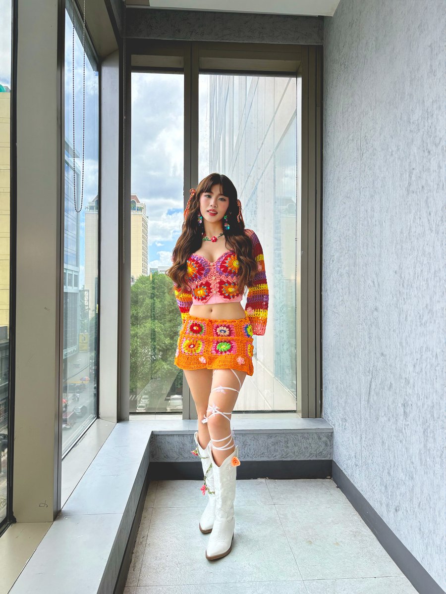 BINI_ph's tweet photo. #BINI : #ASAPAprilFullDay Photo Series [ Maloi ]

Hindi parin ba maka-move on sa init ng Grand #BINI_Pantropiko Day?☀️🏝️😎

Relive the experience as we, along w/ our @asapofficial fam &amp; dancerist BL♾M, set the dance floor on fayurrr!🔥
🔗 https://t.co/MnTmktMRsT

@bini_maloi https://t.co/AfjdiZ2shX