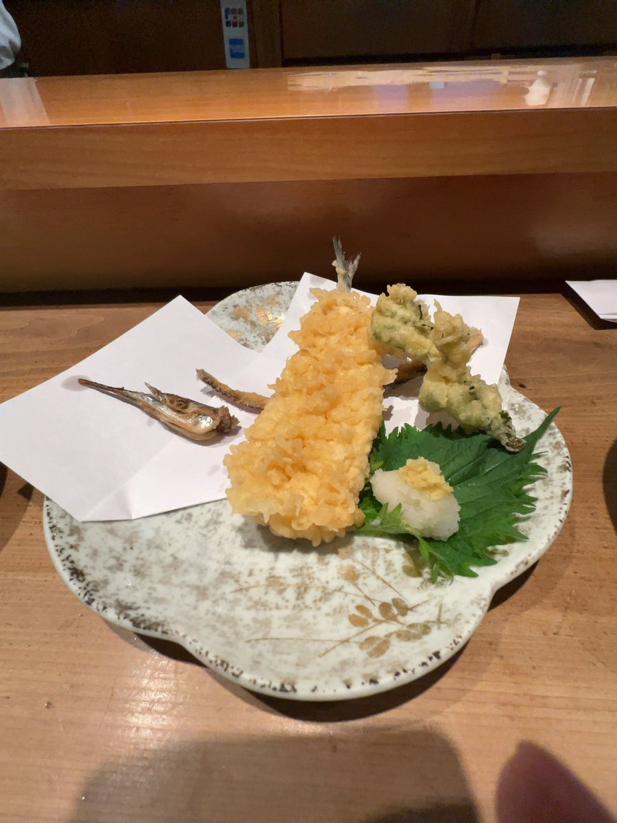 junchan1200's tweet image. 続いてサヨリの天ぷらとおこぜの唐揚げ😎
サヨリもおこぜもふわふわホクホクで美味い😋
骨や頭も食べれるよ😃
#愛媛グルメ #松山グルメ #サヨリ #さより #天ぷら #おこぜ #唐揚げ #居酒屋