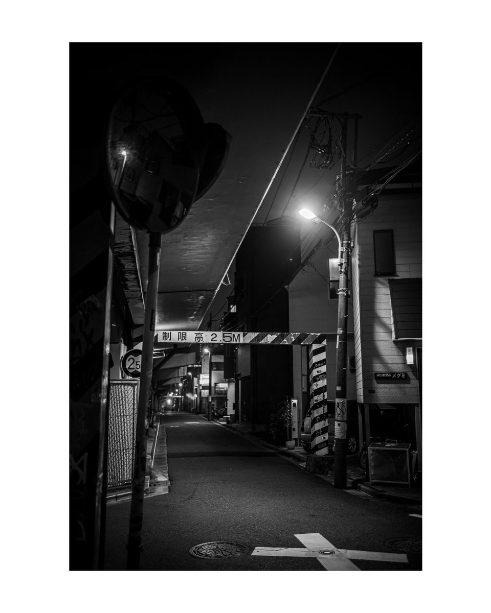 スナップ中毒    
高円寺 

#雑景 #額装のない写真展 #photography #coregraphy #streetphotography #street #snap #StreetStyle #写真好きな人と繋がりたい #写真撮ってる人と繋がりたい #ファインダー越しの私の世界 #キリトリセカイ