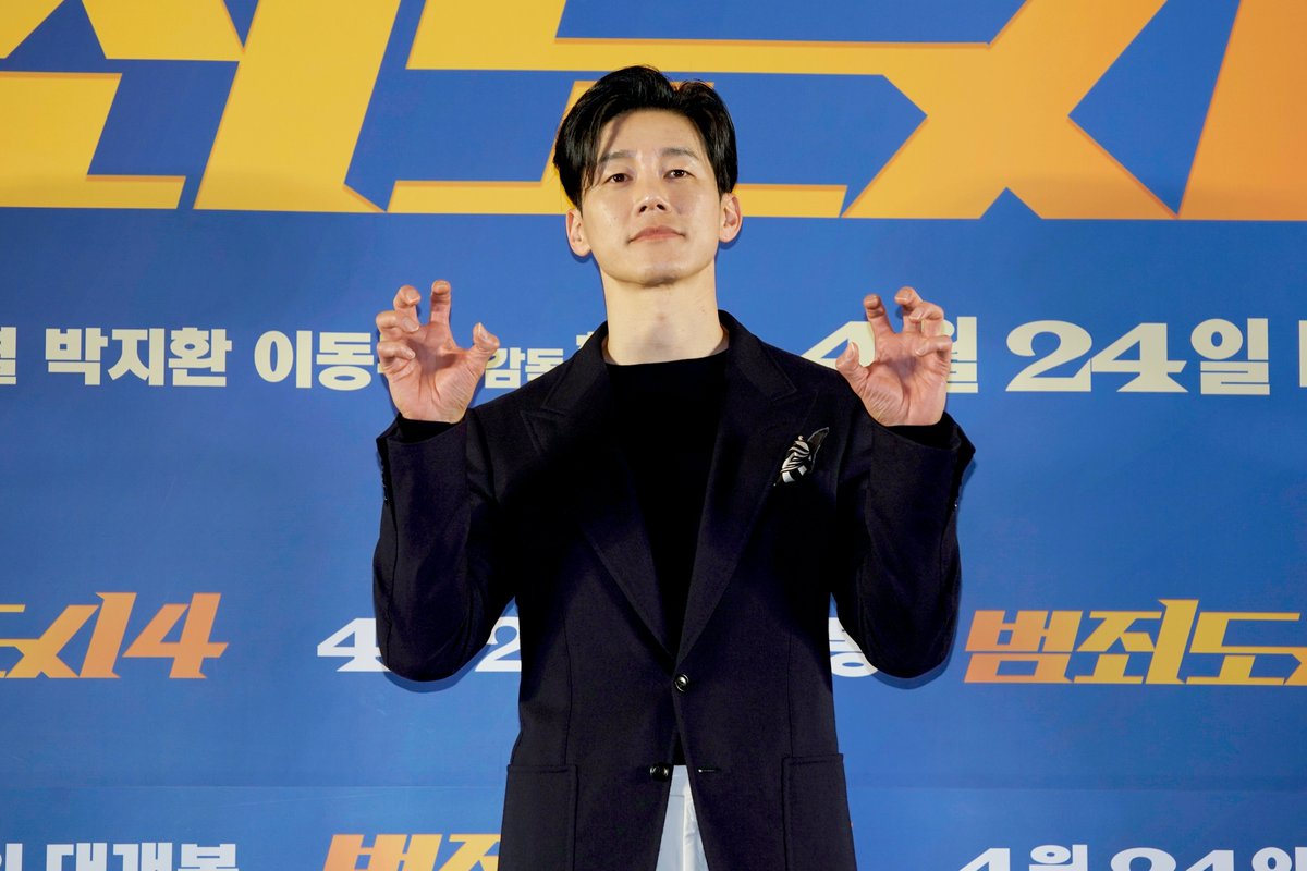 المؤتمر الصحفي الثاني لطاقم  فيلم The Roundup 4: Punishment القادم إلى صالات السينما الكورية في 24 أبريل.

➖#TheRoundup_Knews (2024)👊🏻