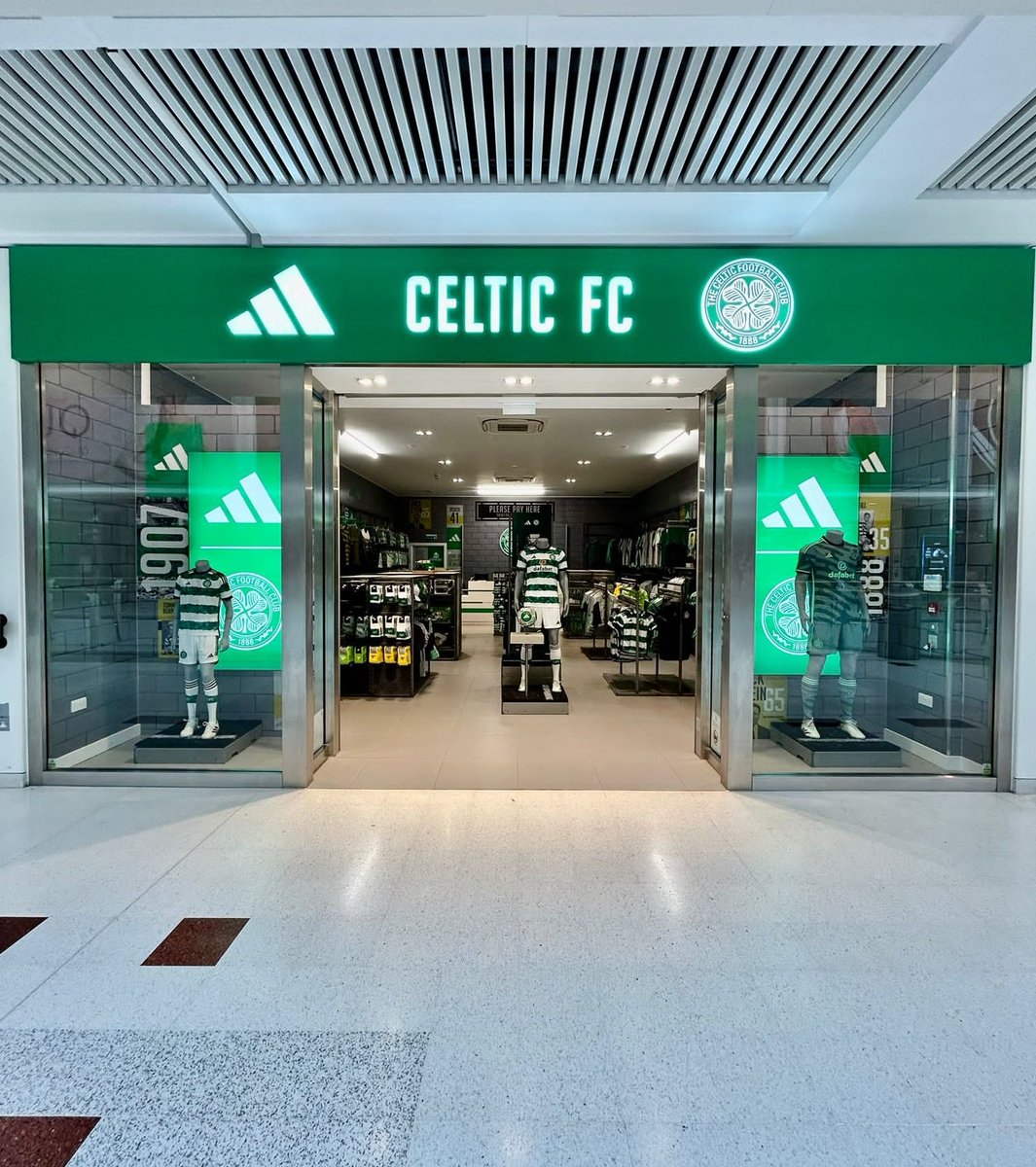 📣 Our Braehead store will be temporarily closed from tonight until Tuesday for refurbishment! We will keep you updated🍀 For all other stores see: store.celticfc.com/pages/our-stor…