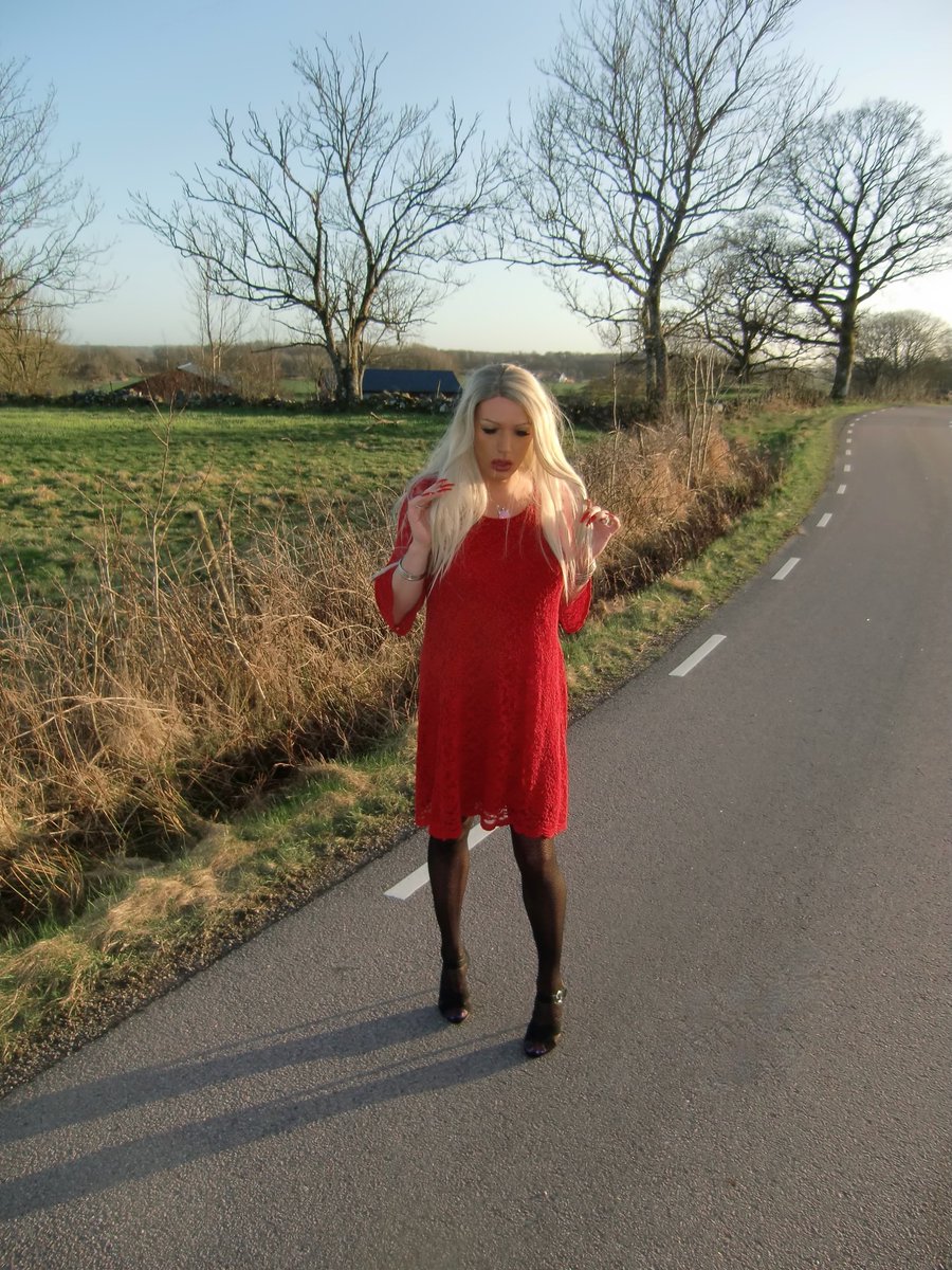 Out for a walk 🥰 Love being a sissy, please RT if you like the posts 💋 #SissyPlay #sissybabygirl #sissy #sissygirls #sissysubmission #sissylover #sissydream #sissysluttraining #sissyhypnos #sissypics #sissyloving #sissydress