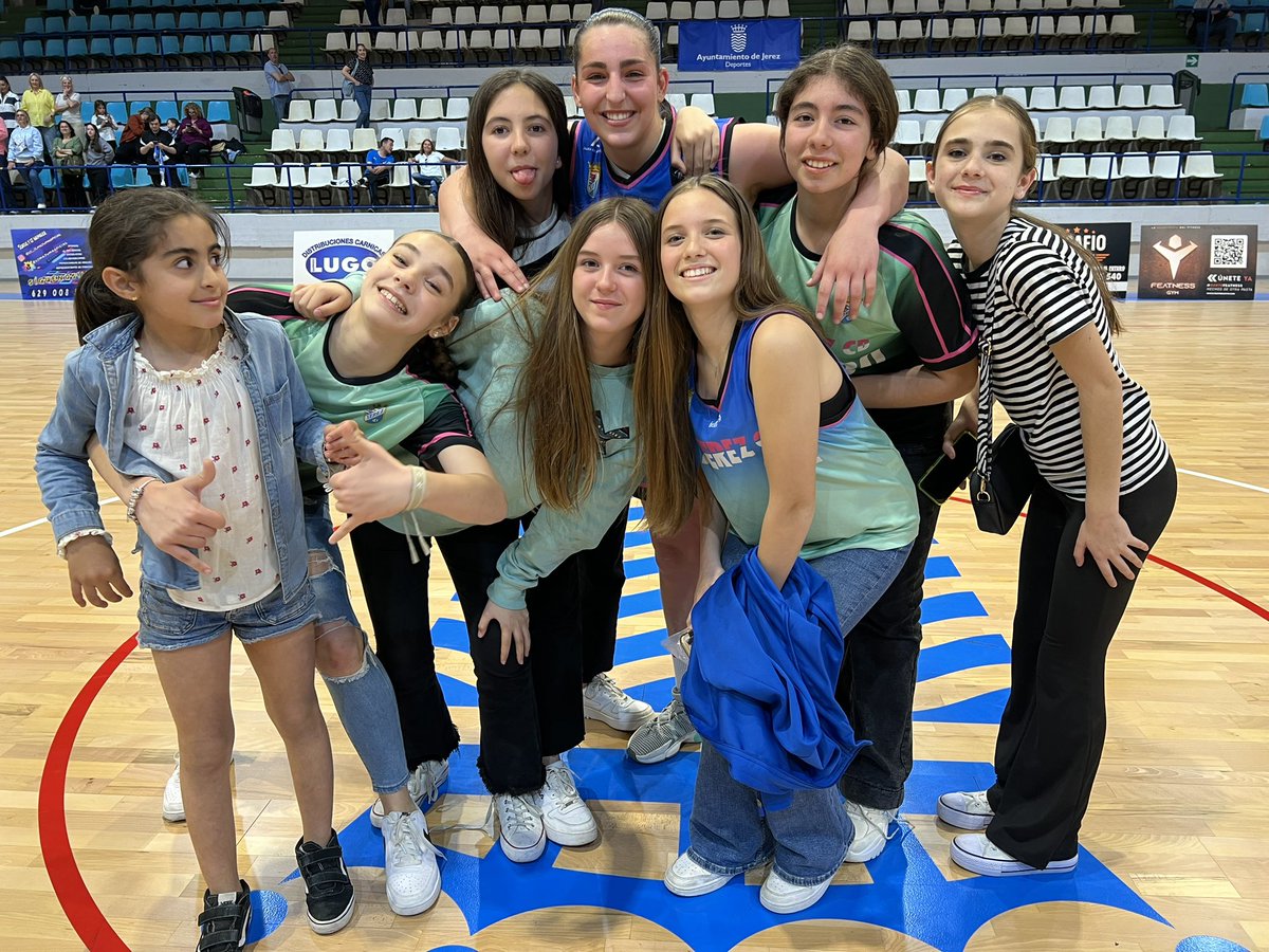 N1 FEMENINO | 📣 El plus de la AFICIÓN ‼️

🙌🏀🙌

#BXCD #SomosXerezCD #XerezCDBaloncesto #N1Femenino #Jerez