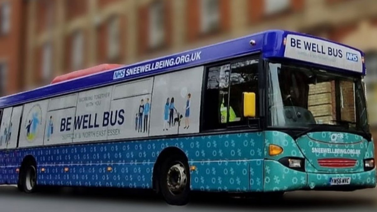 The Be Well Bus will be in Ipswich tomorrow and Thursday, 10am-3pm. Organisations aboard will be offering support and advice on various topics relating to health and wellbeing. Learn more: bit.ly/3Q5JUVk @SuffolkLibrary @aceanglia @SUFmentalwealth @easternangles