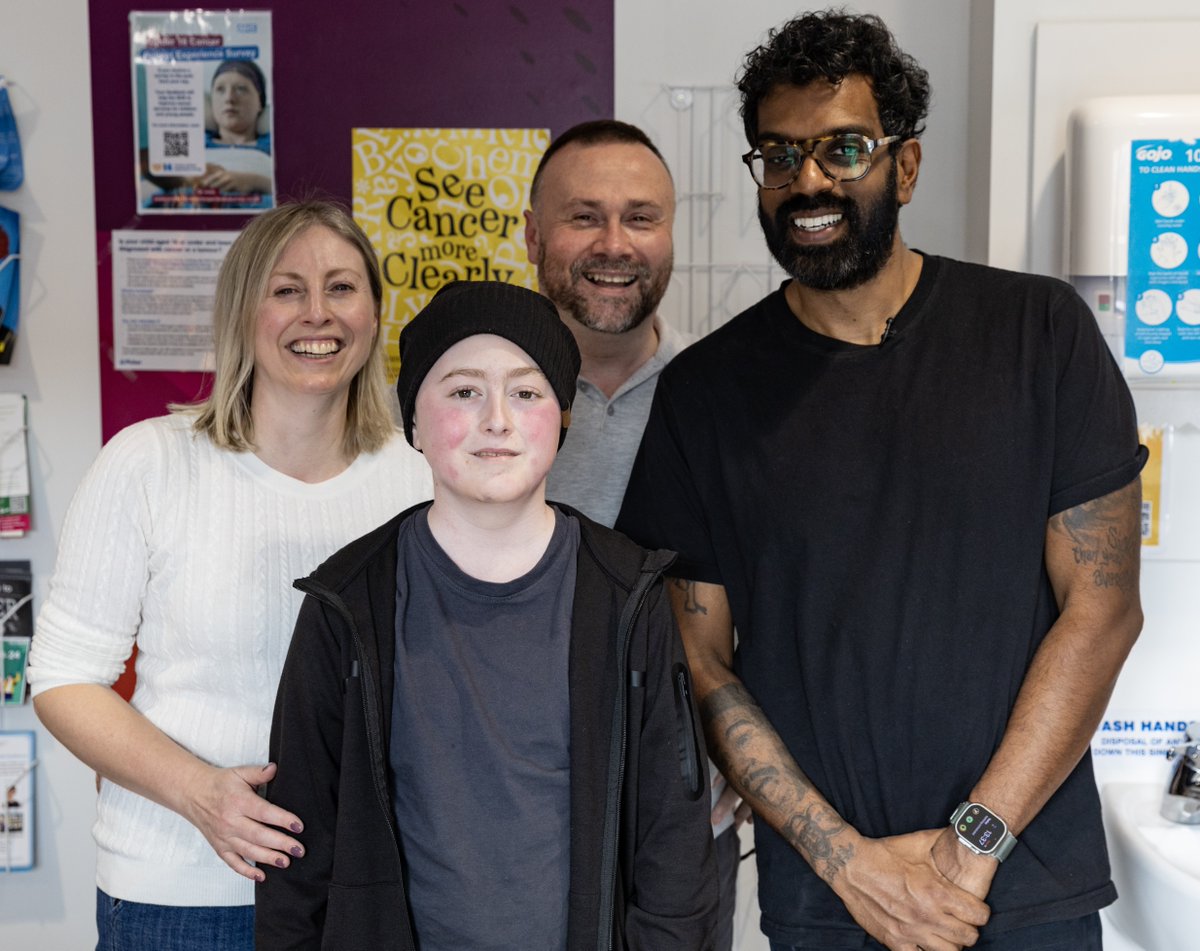 Romesh Ranganathan visits young people on the Teenage Cancer Trust Unit at @AlderHey 👉 ow.ly/zYbv50RgSCS