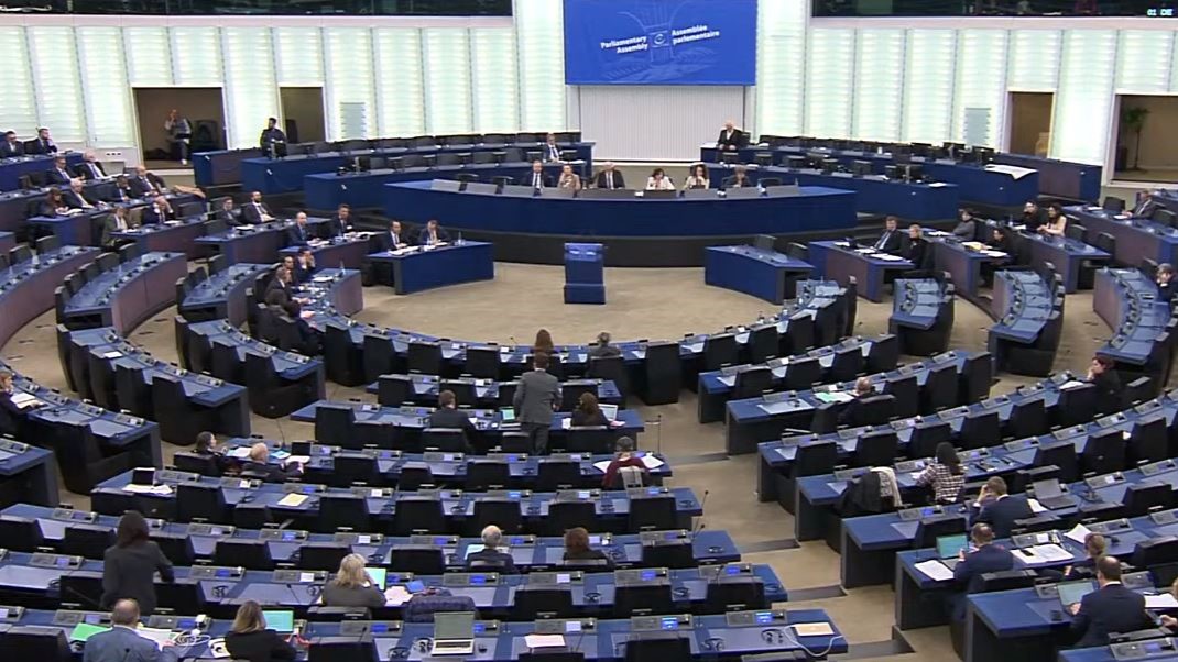 Today, @PACE_News Assembly Members are given the opportunity to send a powerful message that Europe stands strong in its commitment to democracy & human rights! Everyone that truly believes in a future that upholds these values will vote in favor of 🇽🇰's membership to the @CoE.
