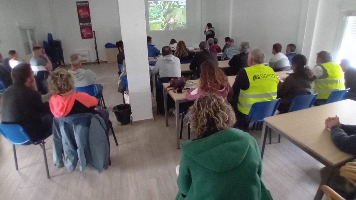 Un total de 35 personas asisten a la #formación en #fruticultura #ecológica que INTIA ha organizado en la finca experimental de #Sartaguda

La jornada ha sido impartida por personal técnico de INTIA y profesionales especialistas venidos de Lleida y La Rioja.

#producciónecológica