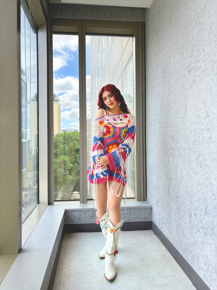 BINI_ph's tweet photo. #BINI : #ASAPAprilFullDay Photo Series [ Mikha ]

Hindi parin ba maka-move on sa init ng Grand #BINI_Pantropiko Day?☀️🏝️😎

Relive the experience as we, along w/ our @asapofficial fam &amp; dancerist BL♾M, set the dance floor on fayurrr!🔥
🔗 https://t.co/MnTmktMRsT

@bini_mikha https://t.co/9q6uCgTjEm
