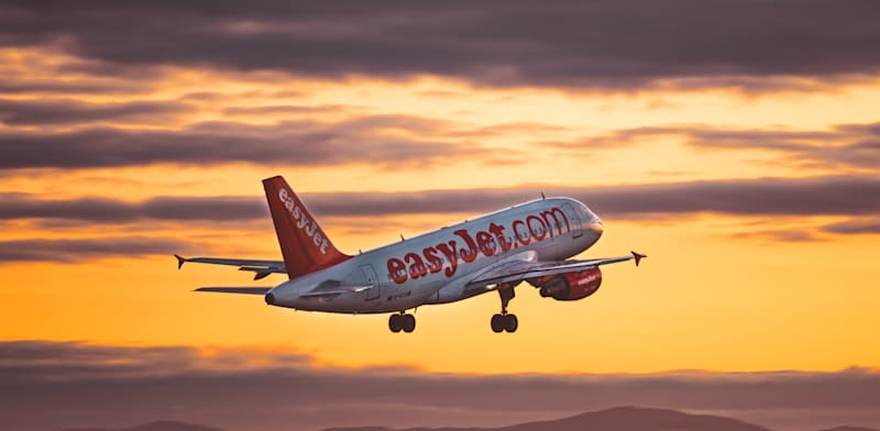 🇬🇧 İngiltere'nin önde gelen hava yolu şirketi EasyJet, İsrail'e uçuşlarını ekim ayına kadar askıya aldı.